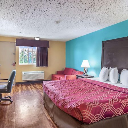 Econo Lodge Hotel Bradford Eksteriør billede