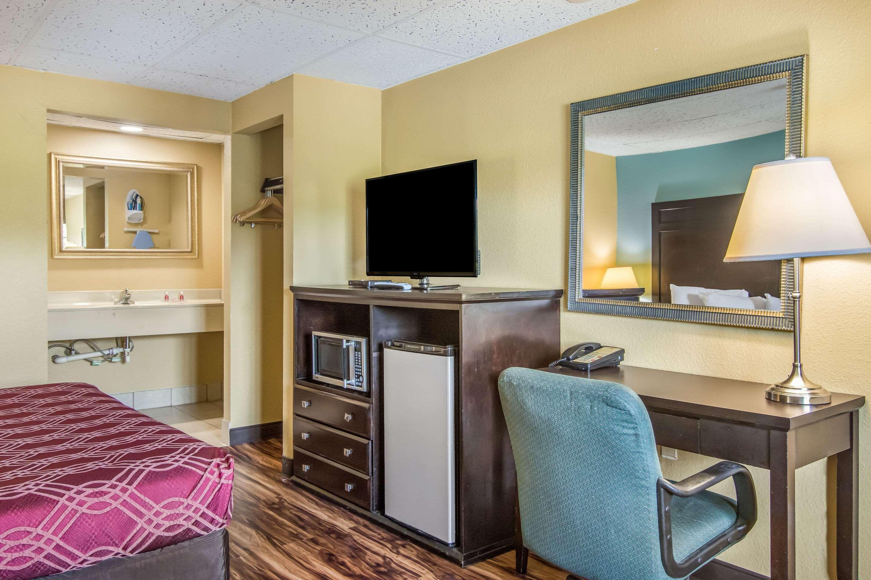 Econo Lodge Hotel Bradford Eksteriør billede