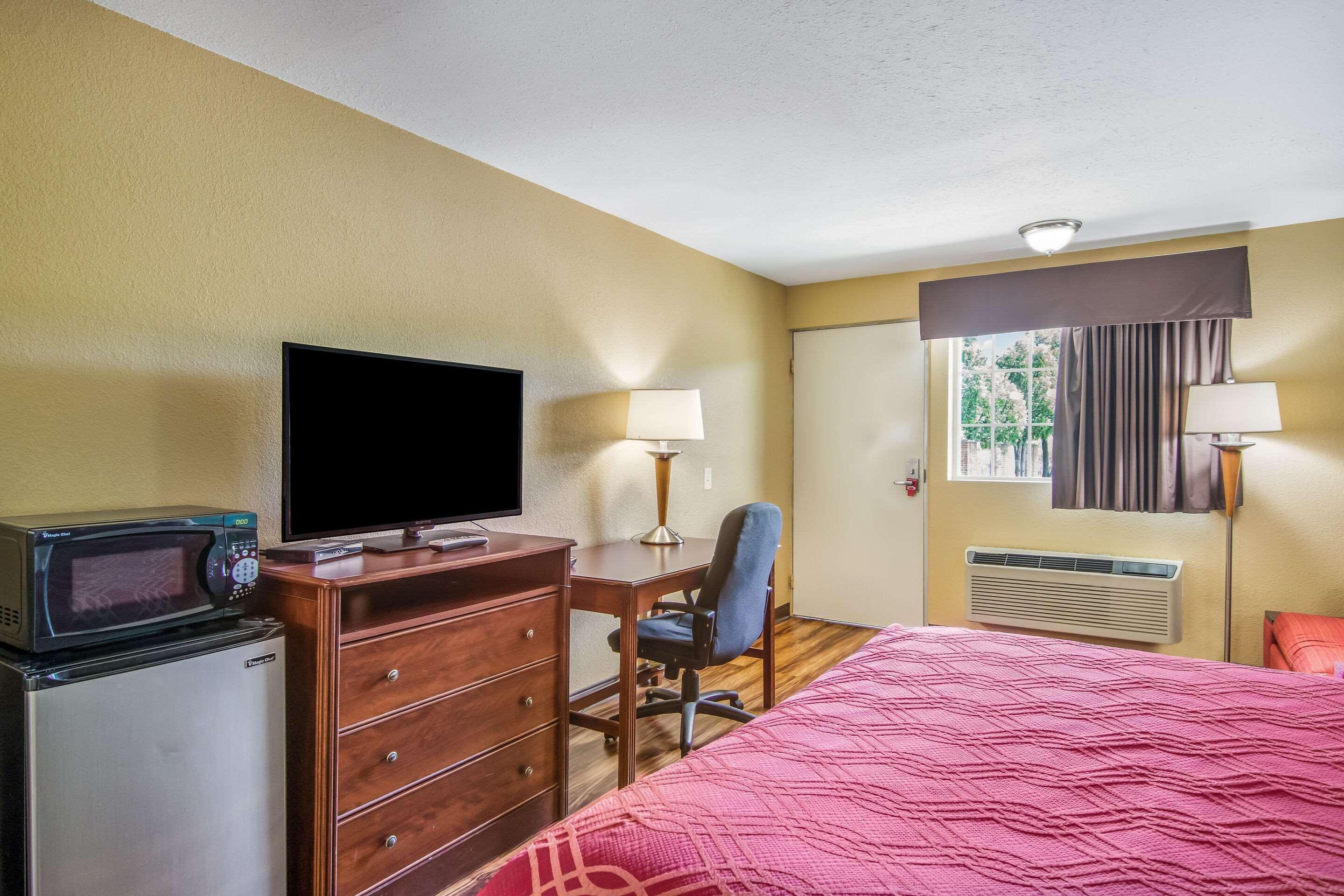 Econo Lodge Hotel Bradford Eksteriør billede